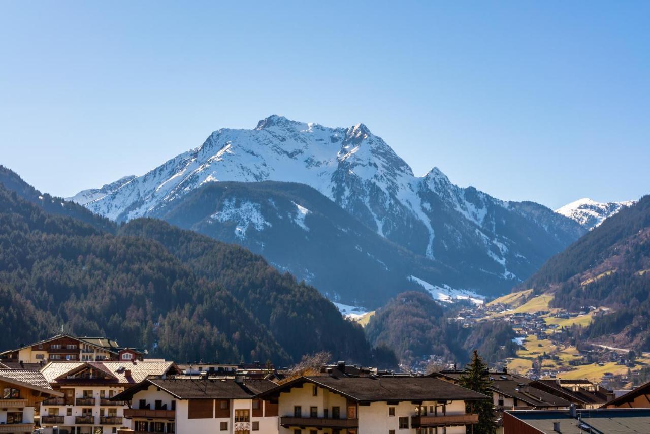 Apparthotel Sonnenhof Mayrhofen Exterior photo