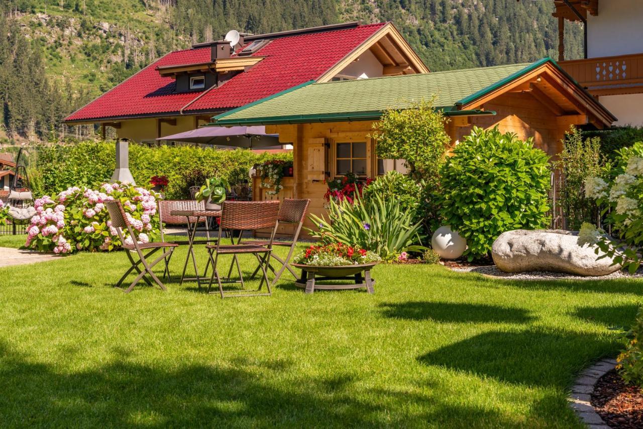 Apparthotel Sonnenhof Mayrhofen Exterior photo