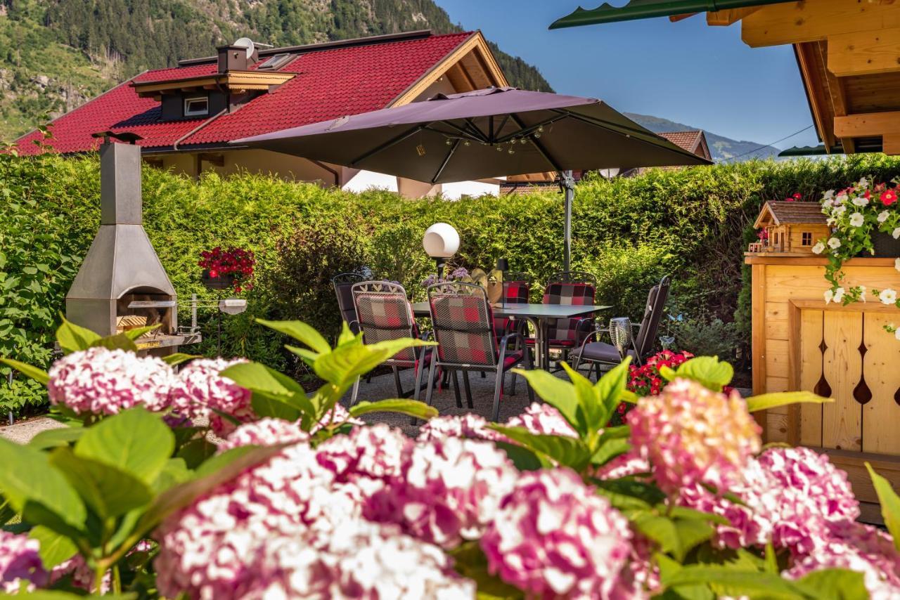 Apparthotel Sonnenhof Mayrhofen Exterior photo