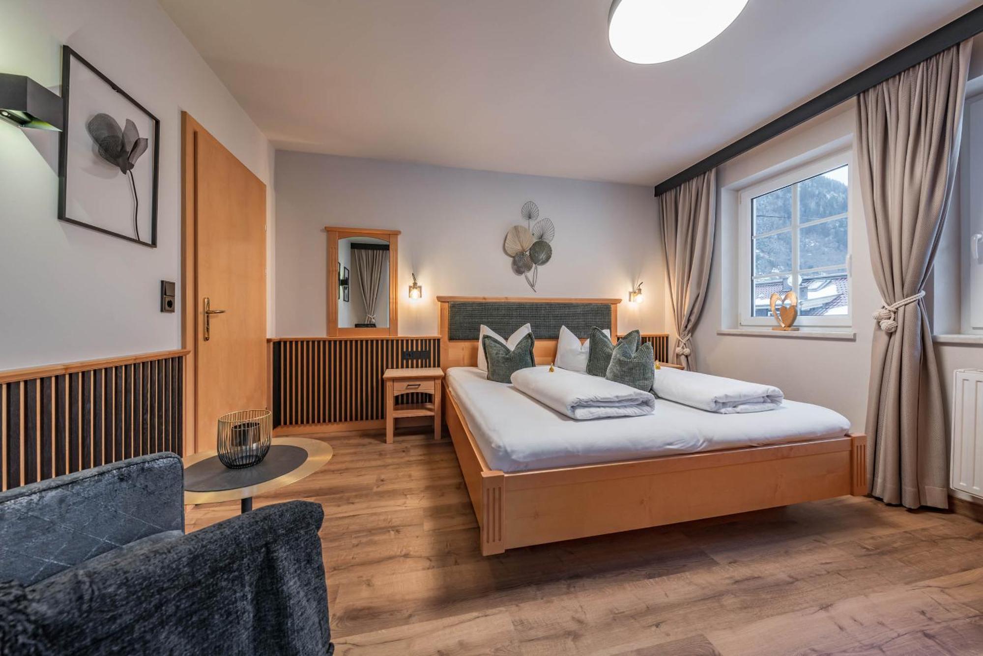 Apparthotel Sonnenhof Mayrhofen Exterior photo